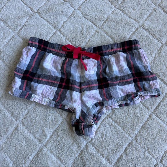 Victoria's Secret | Holiday Pink Plaid Striped Sleep Shorts | Size Medium - Picture 2 of 10